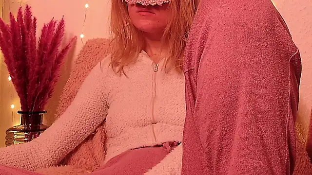 SecretAnni online show from 12.26.24