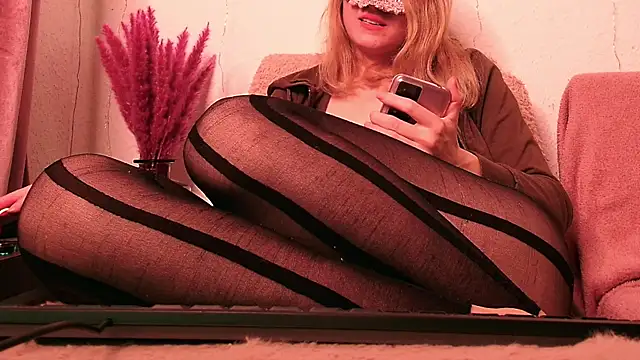 SecretAnni online show from 12.28.24