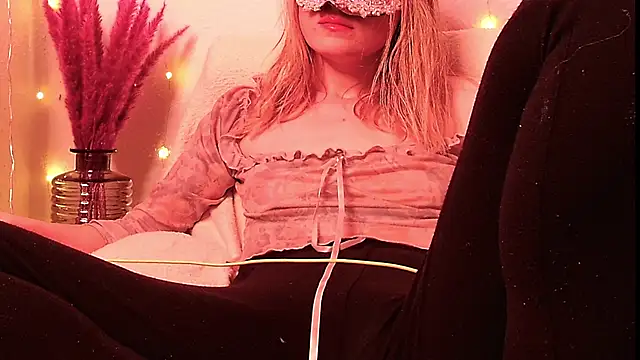 SecretAnni online show from 01.02.25