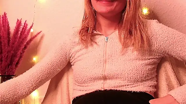 SecretAnni online show from 01.02.25