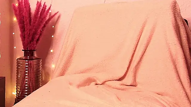 SecretAnni online show from 01.03.25