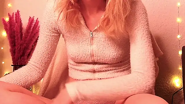 SecretAnni online show from 01.05.25