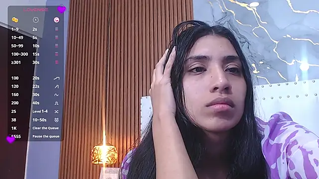 littlee emilyy  online show from 01.15.25