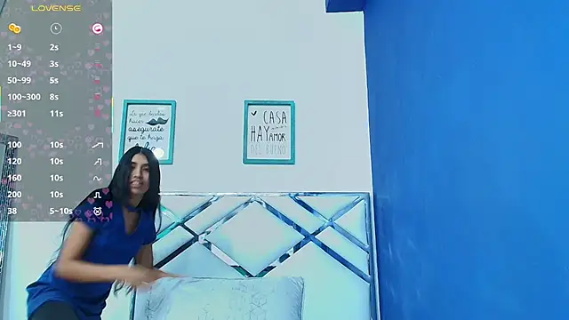 littlee emilyy  online show from 02.14.25