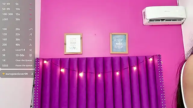 littlee emilyy  online show from 02.22.25