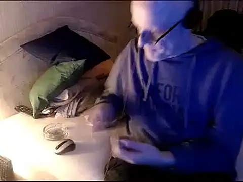 Snapshot of HornyRalfi55 chatting on 12.08.24 HornyRalfi55 online show from 12.08.24