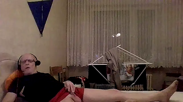 Snapshot of HornyRalfi55 chatting on 02.03.25 HornyRalfi55 online show from 02.03.25