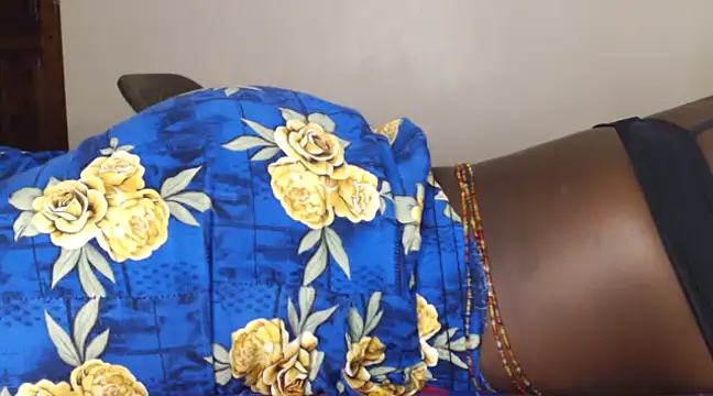 Snapshot of Geniuslov chatting on 03.11.25 Geniuslov online show from 03.11.25