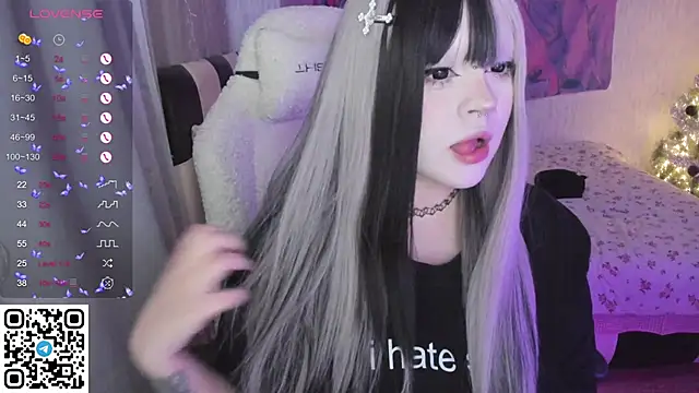 SelenaCute online show from 01.15.26