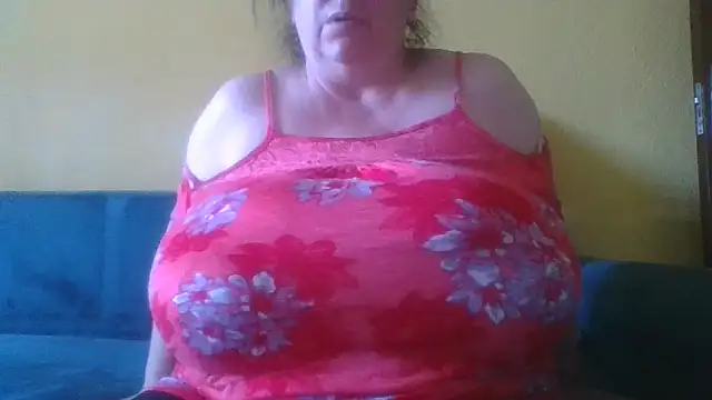 Nataliesbestjuggs online show from 10.25.25