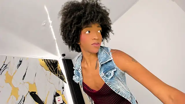 Snapshot of eileen_tanihara chatting on 11.26.25 eileen tanihara online show from 11.26.25