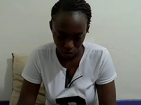 Snapshot of lizbela1 chatting on 05.27.26 lizbela1 online show from 05.27.26
