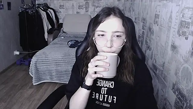 Snapshot of AmeliaKamishiro chatting on 12.25.24 AmeliaKamishiro online show from 12.25.24