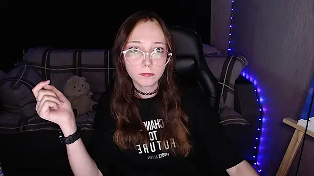 Snapshot of AmeliaKamishiro chatting on 10.13.25 AmeliaKamishiro online show from 10.13.25