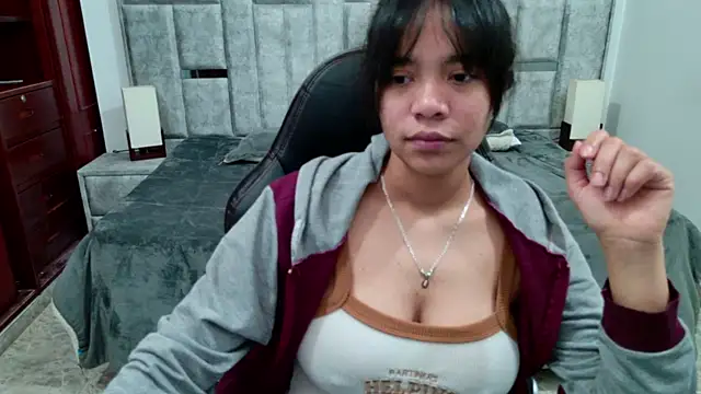 laureentt  online show from 06.08.26