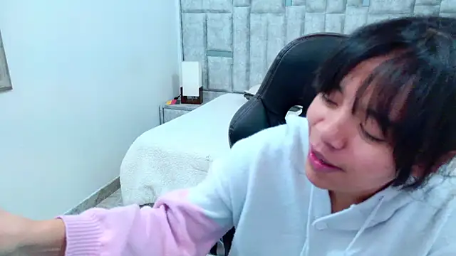 laureentt  online show from 07.23.26
