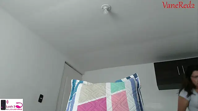 Snapshot of vanered2 chatting on 10.18.25 vanered2 online show from 10.18.25