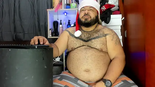 Latino bigcock online show from 12.29.24