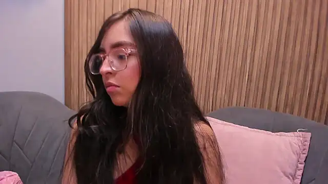 Snapshot of Eva_Macalliter chatting on 01.25.25 Eva Macalliter online show from 01.25.25