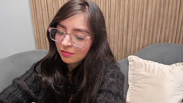 Snapshot of Eva_Macalliter chatting on 03.08.25 Eva Macalliter online show from 03.08.25