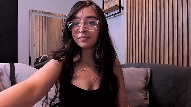 Snapshot of Eva_Macalliter chatting on 09.22.25 Eva Macalliter online show from 09.22.25