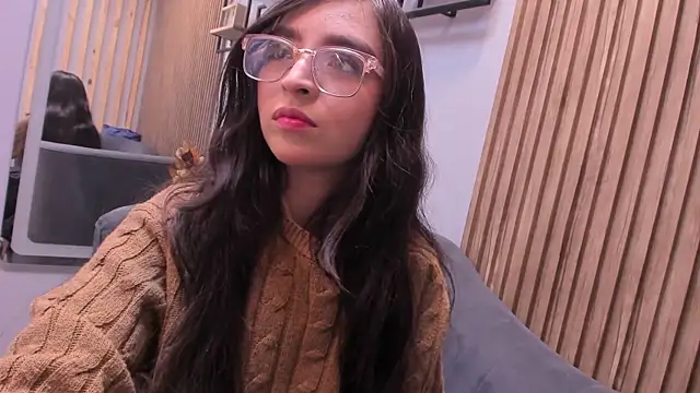 Snapshot of Eva_Macalliter chatting on 09.29.25 Eva Macalliter online show from 09.29.25