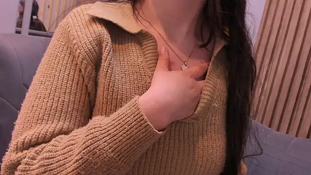 Snapshot of Eva_Macalliter chatting on 10.19.25 Eva Macalliter online show from 10.19.25