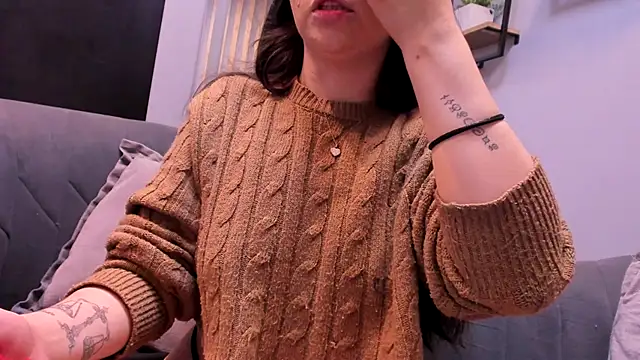 Snapshot of Eva_Macalliter chatting on 11.08.25 Eva Macalliter online show from 11.08.25