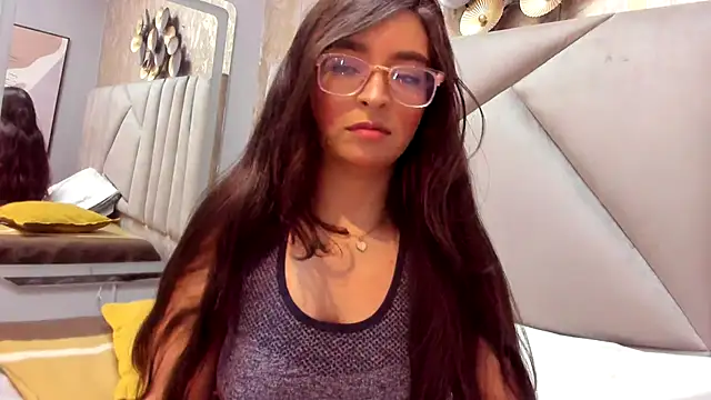 Snapshot of Eva_Macalliter chatting on 12.14.25 Eva Macalliter online show from 12.14.25