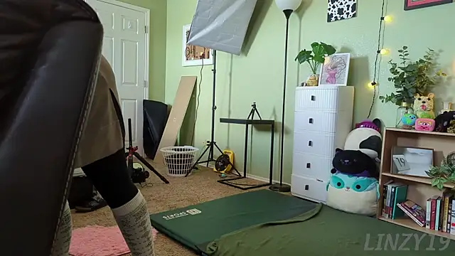 Snapshot of Linzy_19 chatting on 01.31.25 Linzy 19 online show from 01.31.25