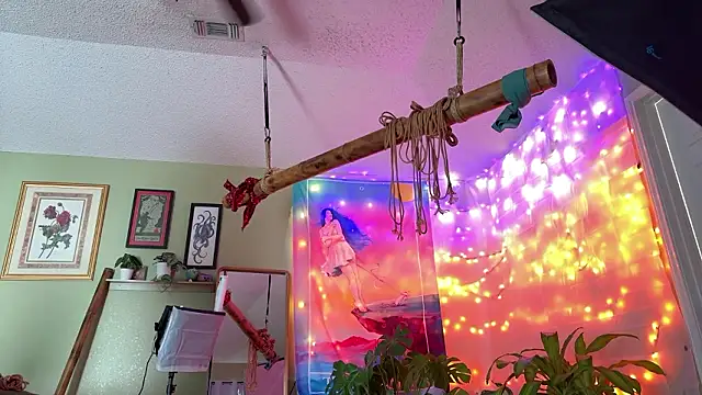 Linzy 19 online show from 03.16.26