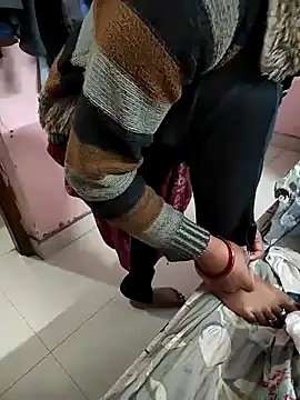 COUPLLE VILLAGE online show from 02.12.25