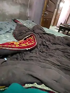 COUPLLE VILLAGE online show from 02.28.25