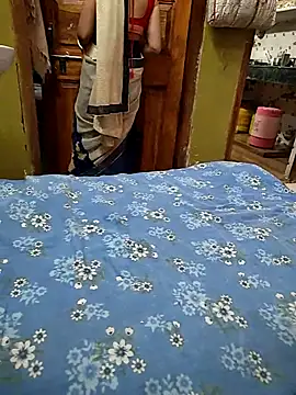 COUPLLE VILLAGE online show from 01.19.26