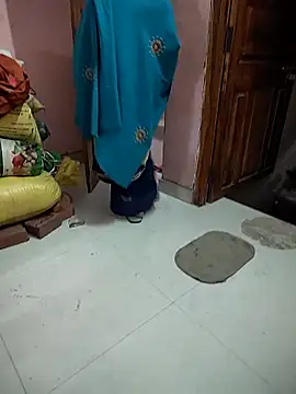 COUPLLE VILLAGE online show from 02.04.26