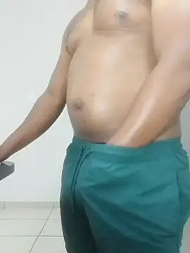 Snapshot of Yardie_bone chatting on 12.19.25 Yardie bone online show from 12.19.25