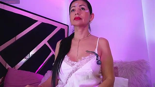 EVA45LOVES online show from 04.24.26