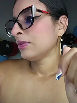 Snapshot of Alizon_1 chatting on 06.26.26 Alizon 1 online show from 06.26.26