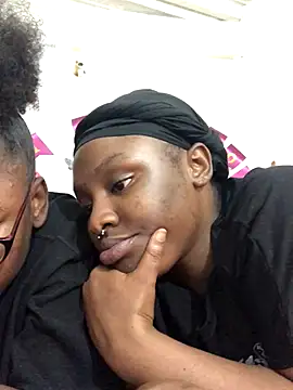 Snapshot of The_wickles_4443 chatting on 10.21.25 The wickles 4443 online show from 10.21.25