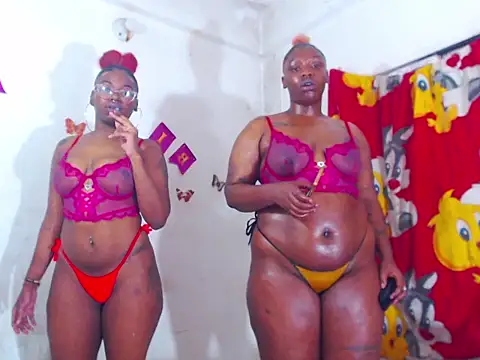 Snapshot of The_wickles_4443 chatting on 01.08.26 The wickles 4443 online show from 01.08.26