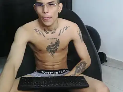 Snapshot of hot_king20 chatting on 02.23.25 hot king20 online show from 02.23.25