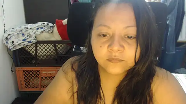 Snapshot of jennyferloopez chatting on 06.05.26 jennyferloopez online show from 06.05.26