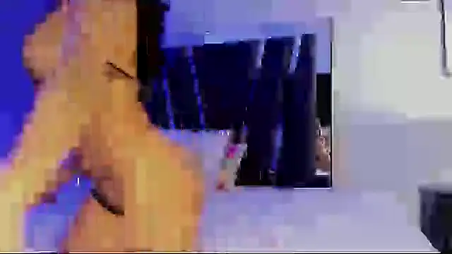 Snapshot of HollyEvanz chatting on 09.25.25 HollyEvanz online show from 09.25.25