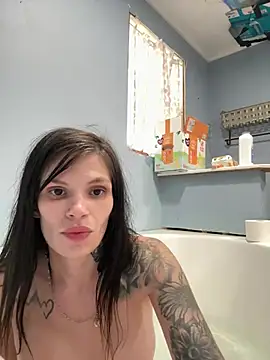 Snapshot of Diamondmodel95 chatting on 04.11.26 Diamondmodel95 online show from 04.11.26