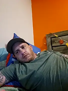 Snapshot of Hydro-Blastz chatting on 11.08.25 Hydro-Blastz online show from 11.08.25