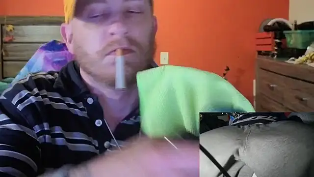 Snapshot of Hydro-Blastz chatting on 12.04.25 Hydro-Blastz online show from 12.04.25