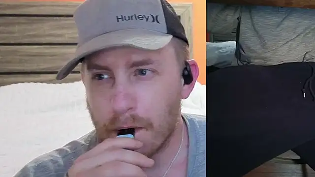 Snapshot of Hydro-Blastz chatting on 02.11.26 Hydro-Blastz online show from 02.11.26