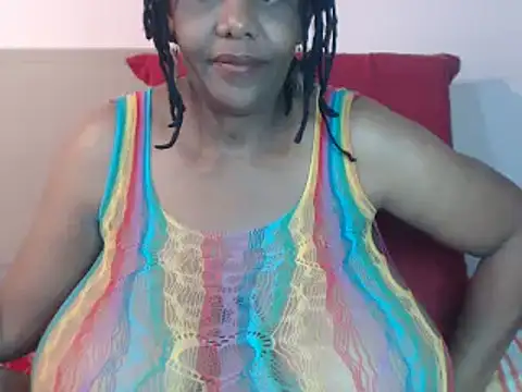 Snapshot of bustykelly chatting on 02.05.25 bustykelly online show from 02.05.25