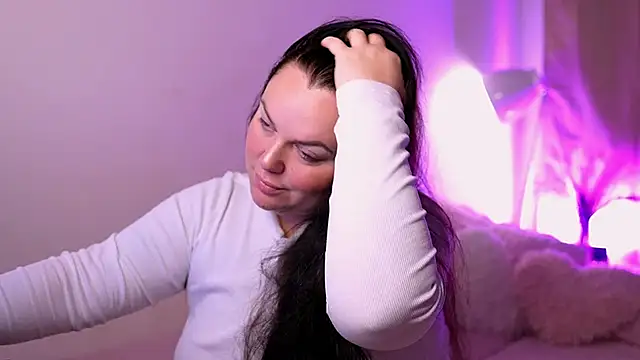 Snapshot of ameliaminkx chatting on 12.05.25 ameliaminkx online show from 12.05.25