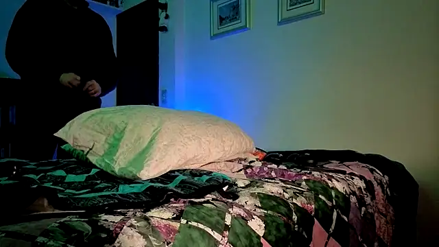 Snapshot of HandsumHungDaddy chatting on 03.17.26 HandsumHungDaddy online show from 03.17.26